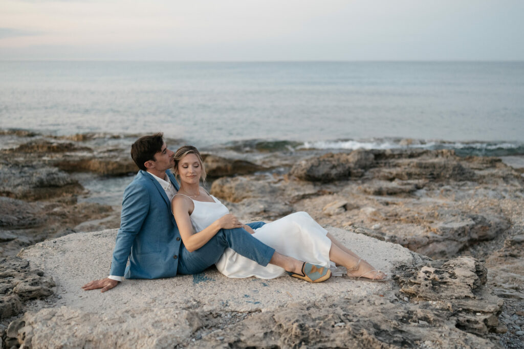 A destination wedding between Noto and Marzamemi, Sicily. Discover this intimate beach wedding on the stunning coastline of the Province of Syracuse, Italy.